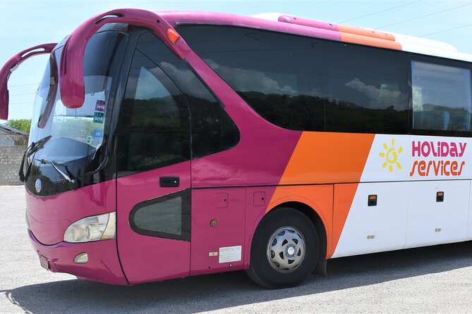 AirBnB/Hotel MBJ Airport Shuttle to all areas -one way/round trip - The ride itself: shared stops, AC comfort, and a realistic time range