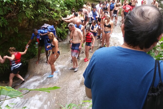 Blue Hole Adventure Ocho Rios. - Final Pool Tarzan Rope Swing and the Optional 20ft Grand Jump