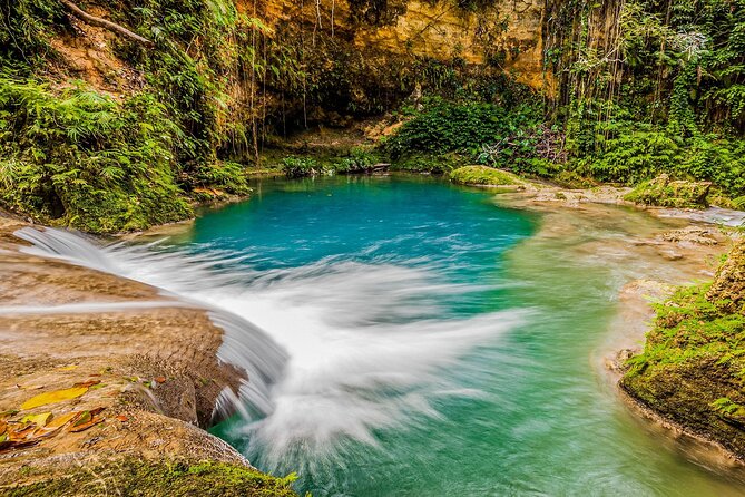 Blue Hole and Dunn's River Falls from Ocho Rios - Weather Reality: When Rain Changes the Day