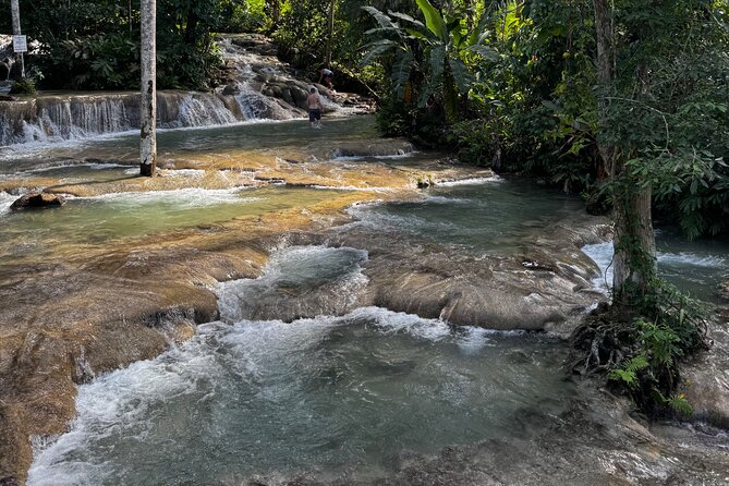 Blue Hole and Dunn's River Tour (Entrance Fees Not Included) - Who this tour suits best in Ocho Rios