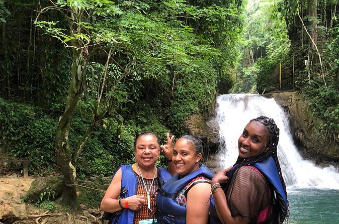 Blue Hole and Souvenir Shopping Ocho Rios (Transportation Only) - Who this tour fits best (and who should think twice)