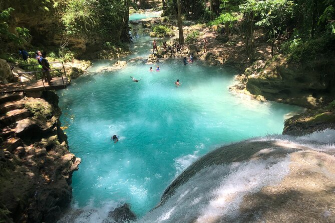 Blue Hole, Dunn's River Falls + Lunch & Cocktails at Bamboo Beach - Key things that make this day work