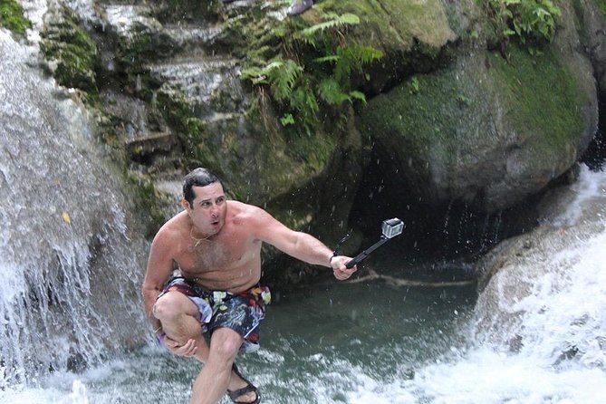 Blue Hole waterfalls from Runaway bay - Entrance fees and cash planning: keep your budget from getting weird
