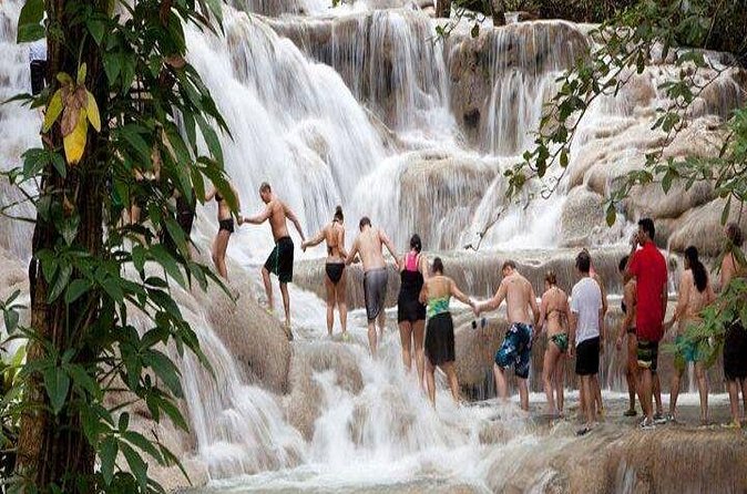 Dunn's River Falls and Blue Hole Combo Tour From Ocho Rios & Runaway Bay - Practical tips that make a huge difference at Dunn’s River and Blue Hole