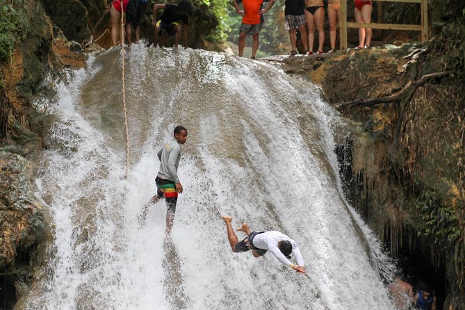 Dunn’s River Falls & Blue Hole Tour with Lunch - Lunch with a Local Beverage: More Than a Break