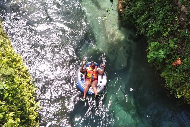 Dunn's River, River Tubing and Lunch Combo - What makes the guide style matter at the falls
