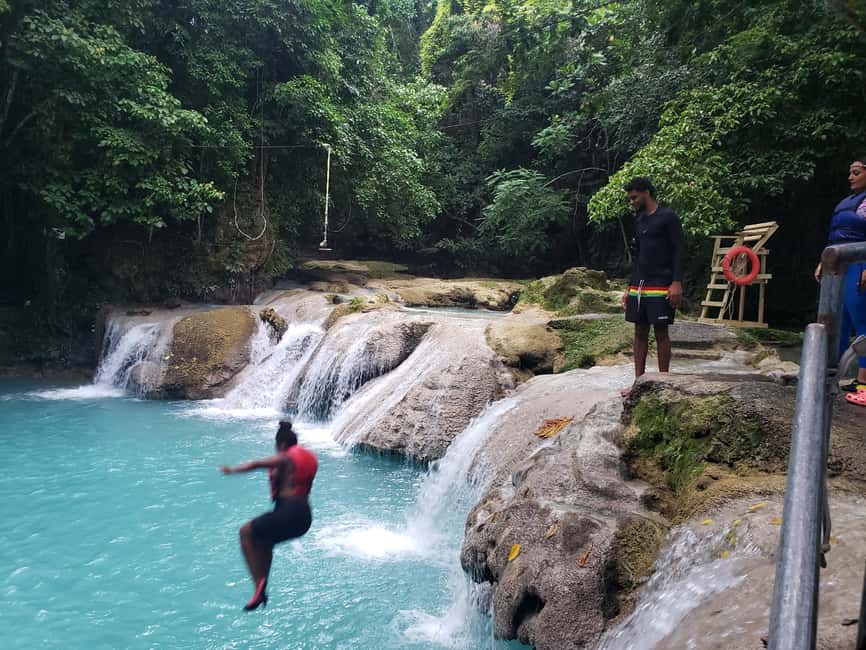 From Ocho Rios: Blue Hole Secret Waterfall & Highlight Tour - Getting to the pickup point without stress