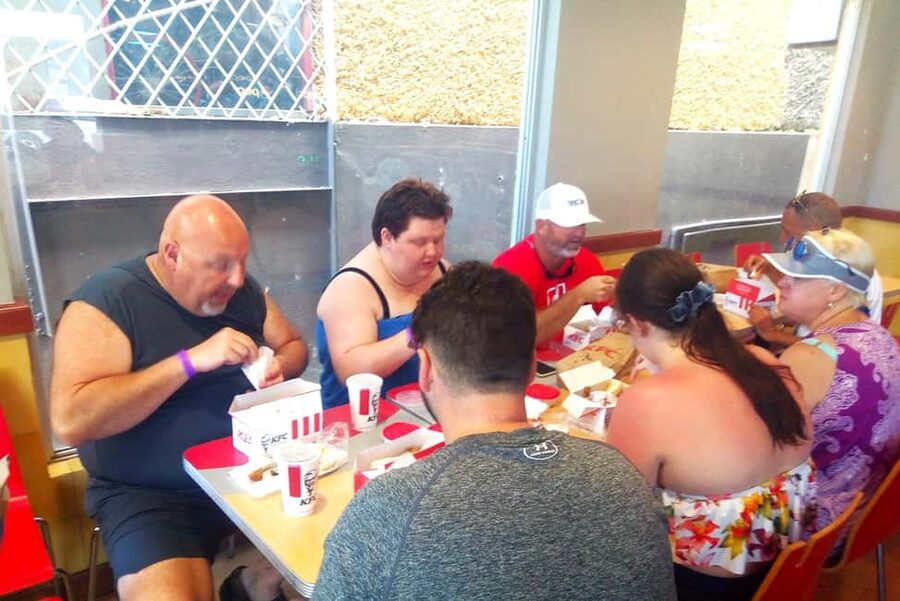 From Ocho Rios: Blue Hole Tour with Jamaican KFC Meal - The KFC lunch in Jamaica: Why it works as part of the trip