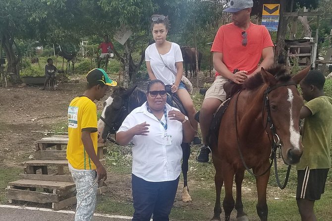 Hour Horseback Riding Guided Tour from Runaway Bay - Riding to the Beach: Ocean Water Time With an Easy Choice