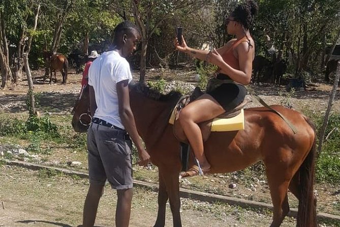 Hour Horseback Riding Guided Tour from Runaway Bay - Guides Up Close: Support That Actually Helps