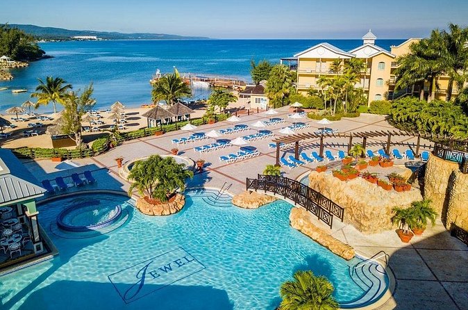 Jewel Paradise Cove Resort Airport Transfer - Vehicle Choice: How Group Size and Luggage Change the Experience