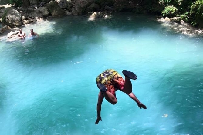 Ocho Rios: Amazing Blue Hole and Chill at Reggae Hill - Why this Ocho Rios combo works so well in 3.5 hours