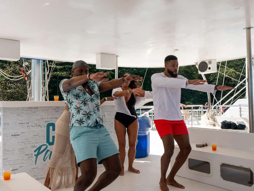 Ocho Rios: Catamaran Sail & Snorkel + Dunn's River Climb - Dunn’s River Falls Climb: 600-Foot Stairs and Cool-Water Motivation