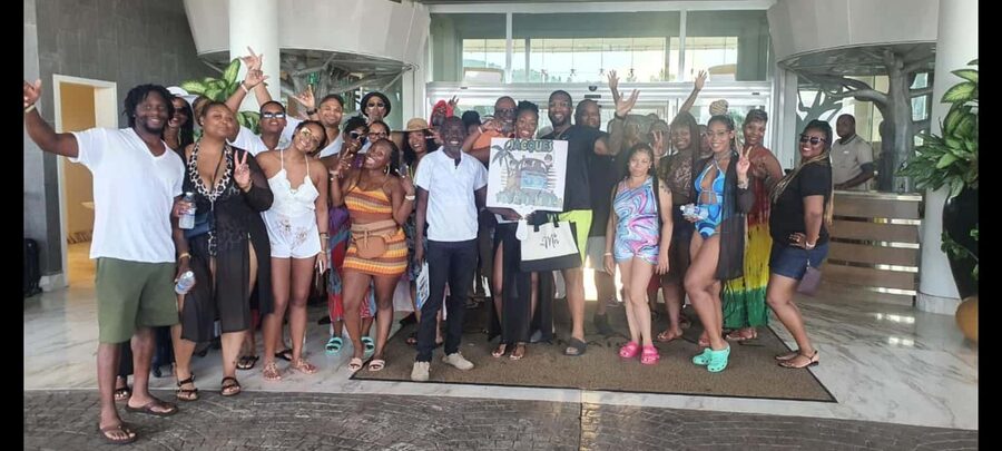 Ocho Rios: Dunn's River Falls and Shopping Tour - Key Points to Know Before You Go
