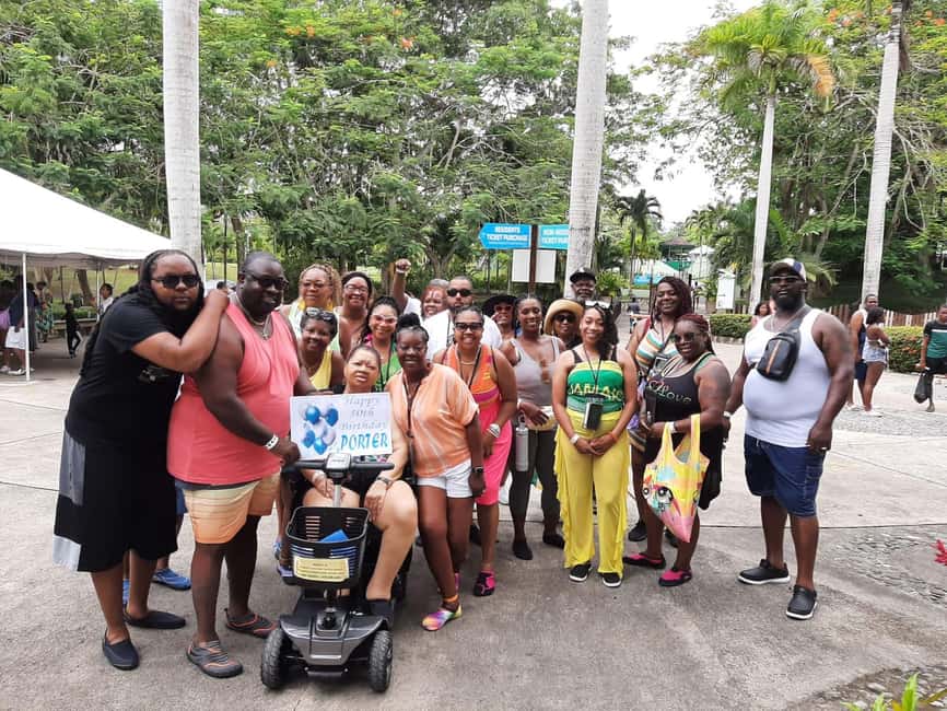 Ocho Rios: Dunn's River Falls and Shopping Tour - Ocho Rios Shopping Stop: What You Can Actually Get in an Hour