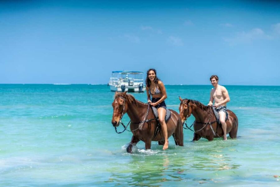 Ocho Rios: Horseback Riding in the Ocean and Bamboo Rafting - How the four-hour flow feels in real life