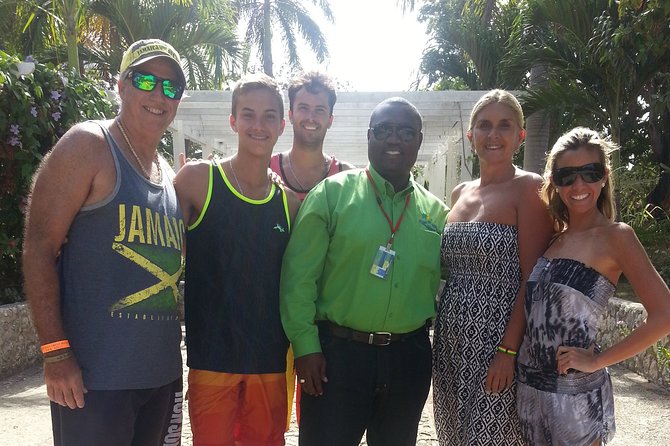 Ocho Rios Hotels Private Transfer - The ride itself: comfort plus quick local insights