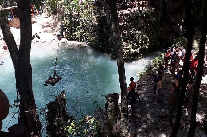 Ocho Rios River Tour: Blue Hole, Dunn's River and Tubing - Guides, Tips, and How the Crew Interacts With Your Day