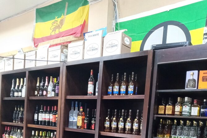 Ocho Rios Shopping Tour - Soni’s Plaza market square: where browsing turns into bargains
