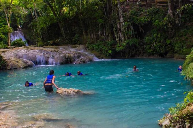 Ocho Rios Water Action Package (Blue Hole, Tubing & Dunns River) - Stop 1: Dunn’s River Falls and the 600-foot climb
