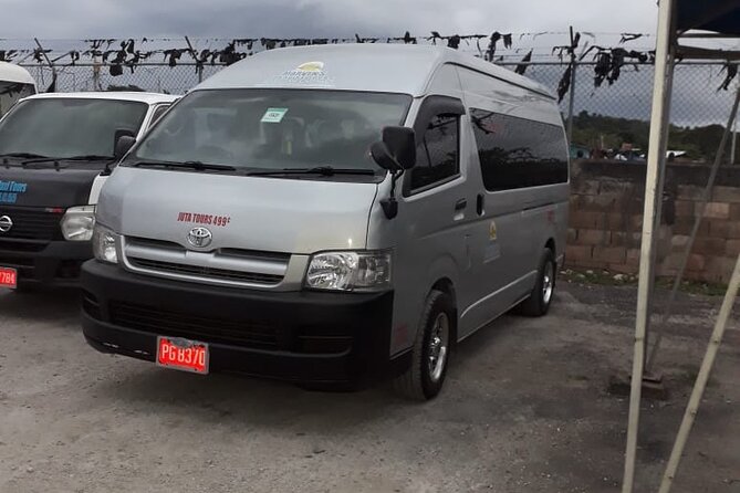 Private Airport Transfer from Ian Fleming Airport to Ocho Rios - The Van Ride: Comfortable, Air-Conditioned, and Purposeful