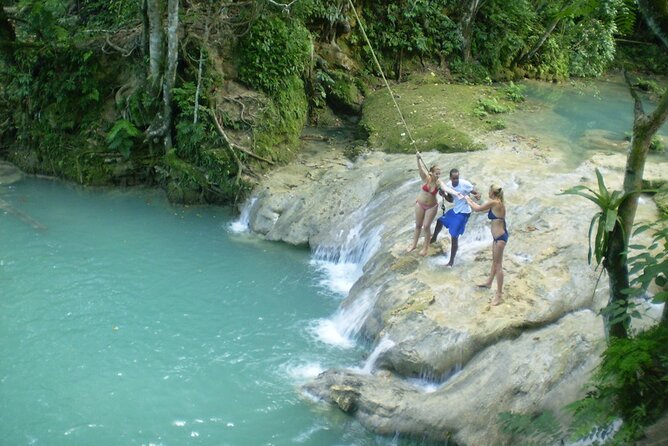 Private Combo Tour From Ocho Rios to Blue Hole and Dunn's River - Turtle River Park: A Quiet Garden Reset Before the Water