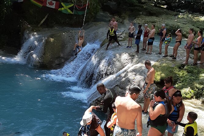 Private Combo Tour From Ocho Rios to Blue Hole and Dunn's River - The Turtle River Park to Waterfall Flow
