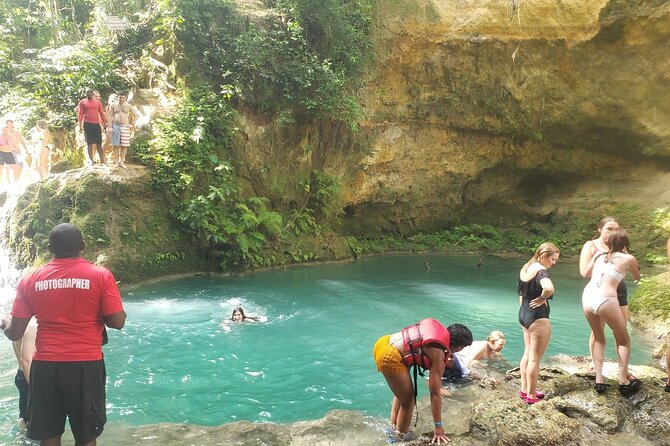 Private Combo Tour From Ocho Rios To Blue Hole & Konoko Falls - The Drive Through Ocho Rios: Steep Roads and Comfort in the AC Van