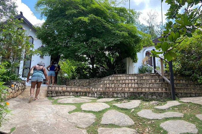 Private Nine Mile, Bob Marley Tour from Ocho Rios - The Rock Pillow and the Song Moment: Inspiration in Plain Sight