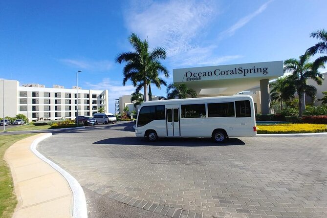 Private Transfer From Kingston Airport To Kingston Hotel One Way - Private Ride for Up to 3: Comfort and Control Over Convenience