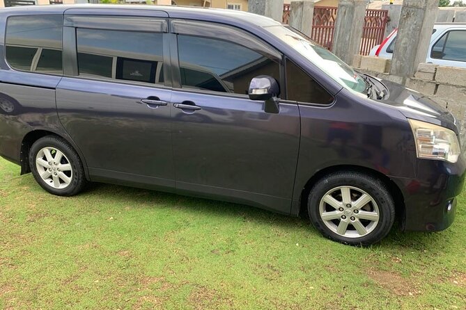 Private Transfers from Montego Bay Airport to Runaway Bay Hotels - The ride quality you actually feel: AC, drinks, and safe driving