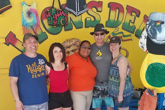 Shopping From Ocho Rios Hotels - How to Prepare: Dress Code, Walking, and Voucher Check-In