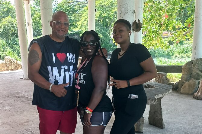 Sightseeing Tour in Ocho Rios - Stop 3: A guided Jamaica information break on the way