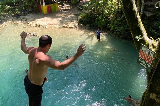 The Best of Dunn's River ,Blue Hole and Tubing from Ocho Rios - Transportation and pacing: air-conditioned comfort, then straight to water